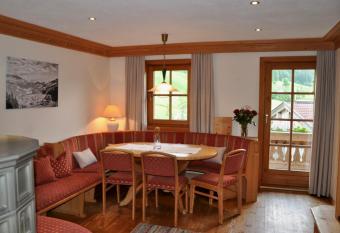 Kasperbauer has Balcony rooms