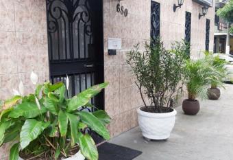 Hotel Digital Ponte Aerea - Aeroporto de Congonhas allows 18 year olds to book a room