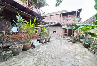 OYO 90903 Chez Laelik Homestay allows 18 year olds to book a room