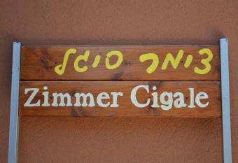 zimmer cigale allows 18 year olds to book a room