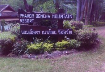 Phanom Bencha Mountain Resort has Balcony rooms