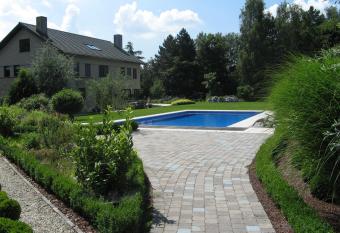 B&B Au Grenier allows 18 year olds to book a room