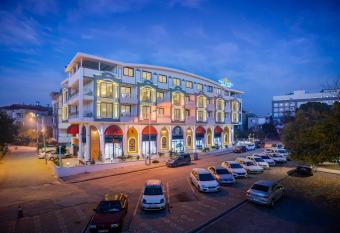 The Sansa Hotel & Spa has Balcony rooms