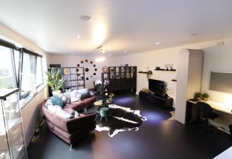 WK12 STUDIO has rooms with a private hot tub