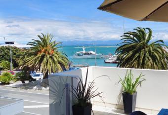 Sea Path Apartment has Balcony rooms