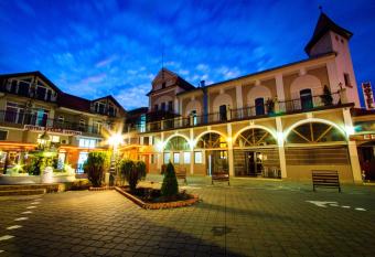 Hotel Apollo Central has Smoking/Balcony rooms