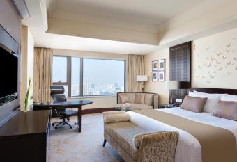 InterContinental Wuxi, an IHG Hotel has rooms with a private hot tub