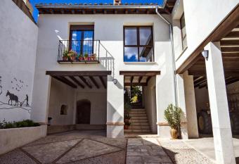 Casa del Hortelano allows 18 year olds to book a room