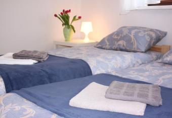 D  browski allows 18 year olds to book a room