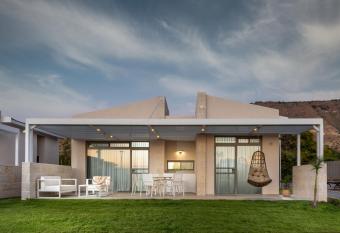 Ein Gev Holiday Resort has Balcony rooms