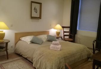 La P  pini  re Victoria - Canal & P  pini  re -50m2 allows 18 year olds to book a room