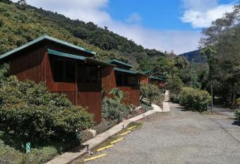 Lauraceas Lodge has Balcony rooms