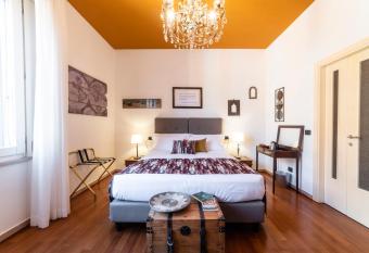 Bibli   Rooms Guesthouse has Balcony rooms