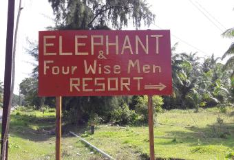 Elephant and Four wise men resort has Balcony rooms