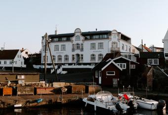 Hotel Sandvig Havn allows 18 year olds to book a room