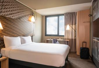 ibis Gonesse allows 18 year olds to book a room
