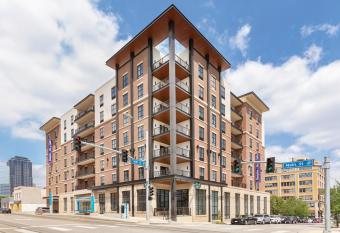 Hampton Inn & Suites Kansas City Downtown Crossroads has Balcony rooms