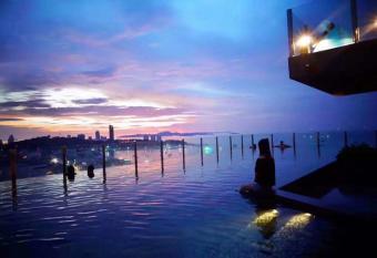 Pattaya Center Seascape Apartment has Balcony rooms