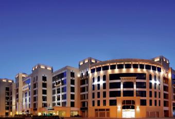 M  venpick Hotel Apartments Al Mamzar Dubai allows 18 year olds to book a room