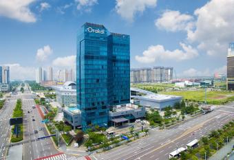 Orakai Songdo Park Hotel allows 18 year olds to book a room