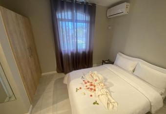 Cosi Holiday allows 18 year olds to book a room