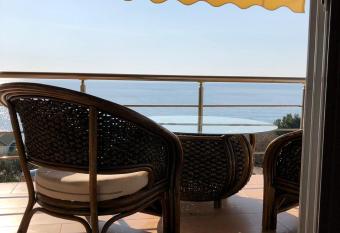 Bella Vista has Balcony rooms