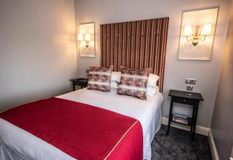 The Georgian hotel allows 18 year olds to book a room