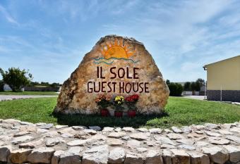 Il Sole Guesthouse has Balcony rooms