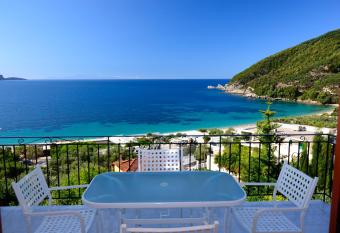 Mare Blu has Balcony rooms