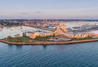 Newport Harbor Island Resort has Balcony rooms