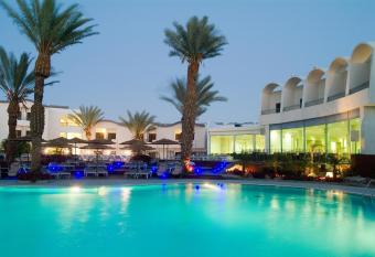 Leonardo Privilege Eilat Hotel - All inclusive allows 18 year olds to book a room