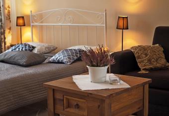 Willa Cicha Woda II allows 18 year olds to book a room