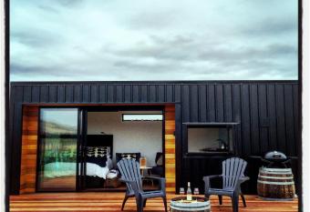 Romantic Vineyard getaway allows 18 year olds to book a room