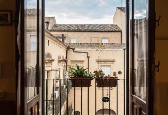 Casa di Marco Palazzo Astuto has Balcony rooms