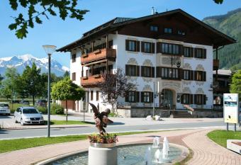 Gasthof zur Post has Balcony rooms