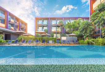 Holiday Inn Express Phuket Patong Beach Central, an IHG Hotel allows 18 year olds to book a room