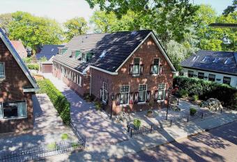 Hotel Bed & Breakfast De Poffert allows 18 year olds to book a room