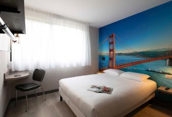 Break H  tel allows 18 year olds to book a room