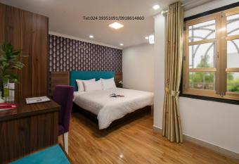 golden time hostel has Balcony rooms