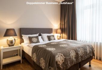 Gutshof Havelland allows 18 year olds to book a room