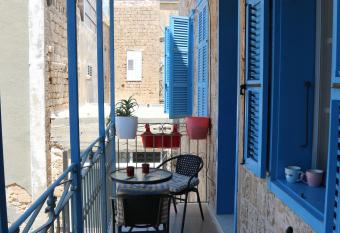 Jasmine House has Balcony rooms