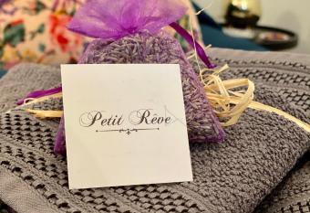 Petit R  ve allows 18 year olds to book a room