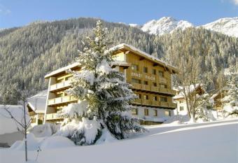 Hotel Garni Ernst Falch has Balcony rooms