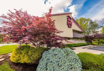 Red Roof Inn Cincinnati Northeast - Blue Ash has Smoking rooms