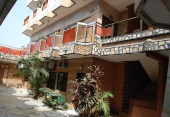 Benin Hotel Terminus allows 18 year olds to book a room
