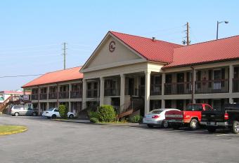 M Star Hotel Cleveland has Smoking rooms