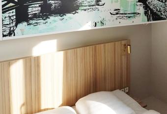 Good Morning V  ster  s allows 18 year olds to book a room