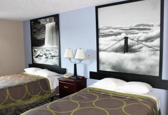 Super 8 by Wyndham Tuscaloosa has Smoking rooms