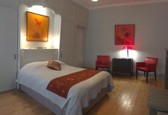 LES CHAMBRES D HOTES DU PALAIS has Balcony rooms