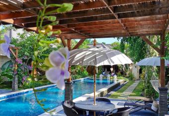 Artoria Dream Villas Bali has rooms with a private hot tub